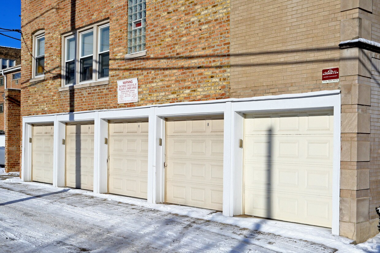 Building Photo - 800-806 Dobson St