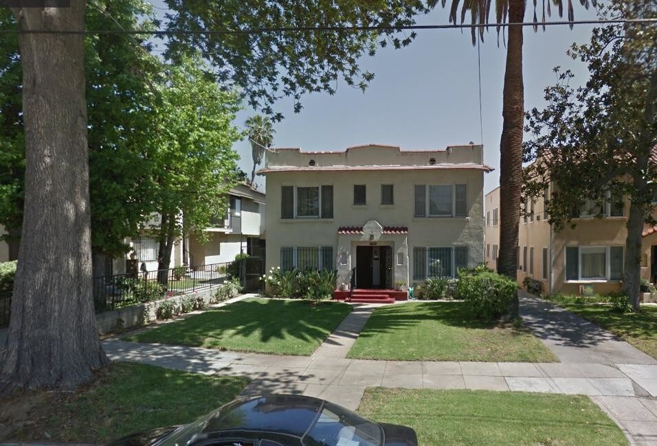 Primary Photo - 1166 N Raymond Ave