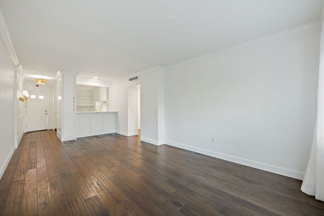 Building Photo - Beautiful, one-of-a-kind Park Avenue COndo