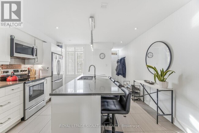 Building Photo - 12 Sudbury St