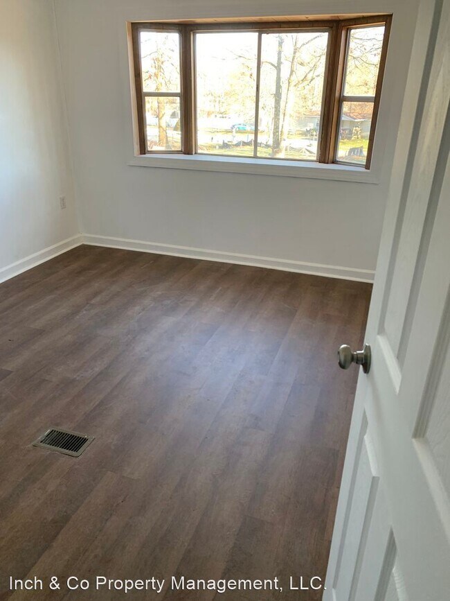 Building Photo - 2 br, 1 bath House - 411 Champlain Road