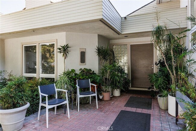 Building Photo - 31561 Peppertree-Bend