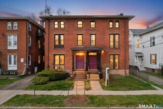 Building Photo - 24 Madison St