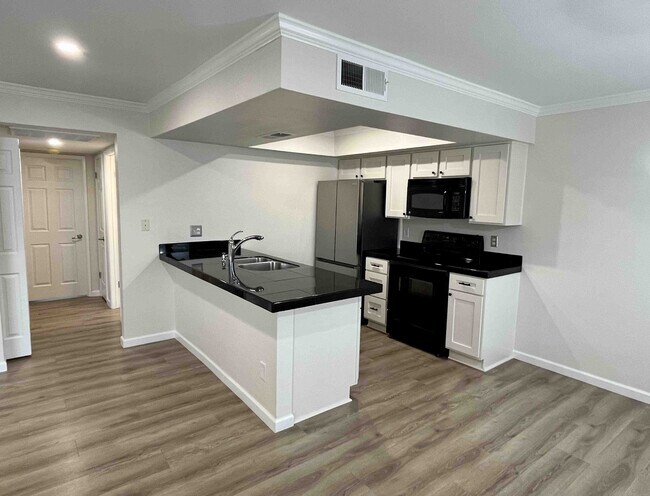 Foto del edificio - 8542 E Belleview St