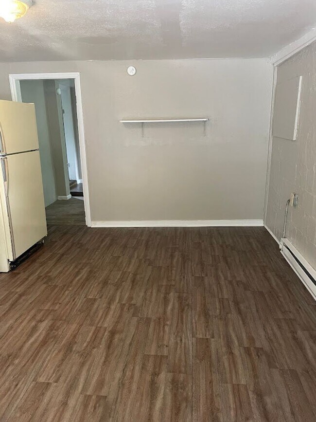 Building Photo - ALL UTILITIES INCLUDED