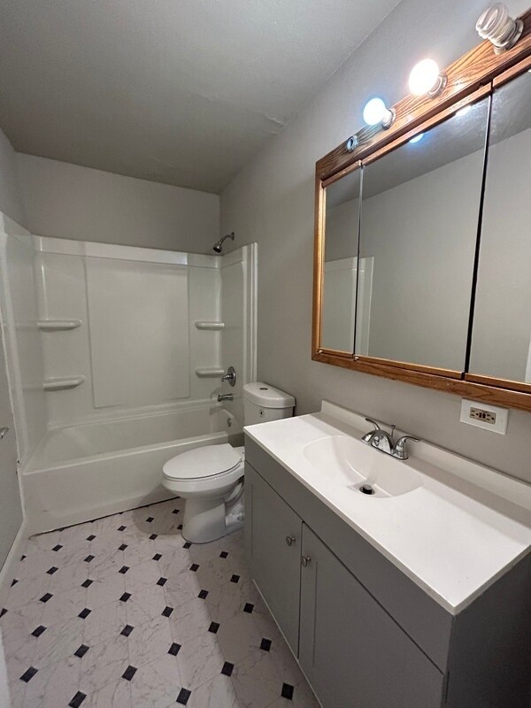 Building Photo - 801 Ridgedale Ct