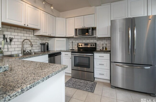 Foto del edificio - 280 Island Ave