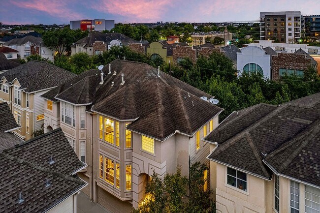 Foto del edificio - 5407 Lillian St