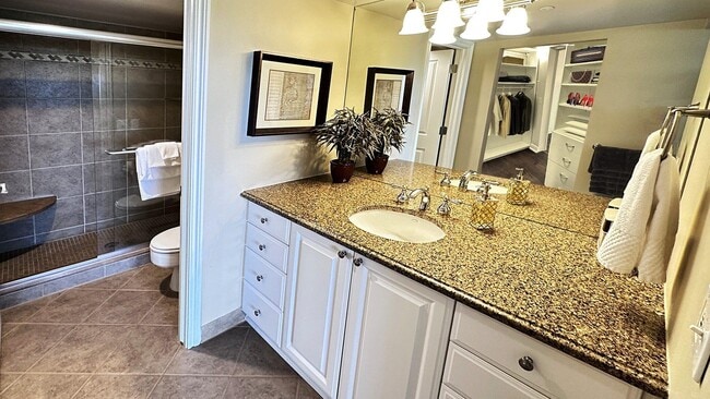 Foto del edificio - 555 S Old Woodward Ave