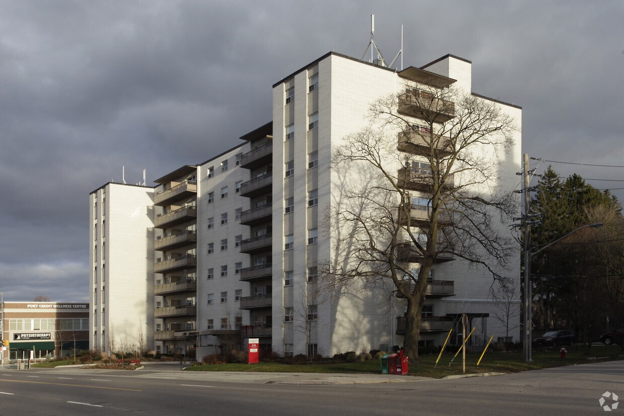 Sheridan Manor Apartments 345 Lakeshore Rd W Mississauga, ON
