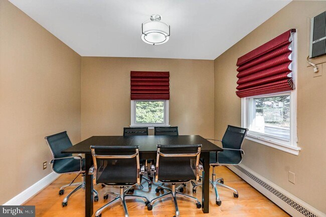 Foto del edificio - 221 Ewing St