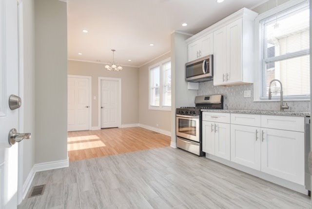 Foto principal - 5240 S Parkside Ave