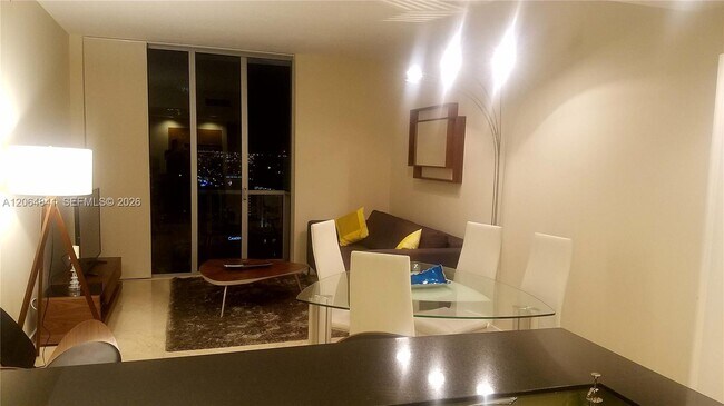 Foto del edificio - 1060 Brickell Ave