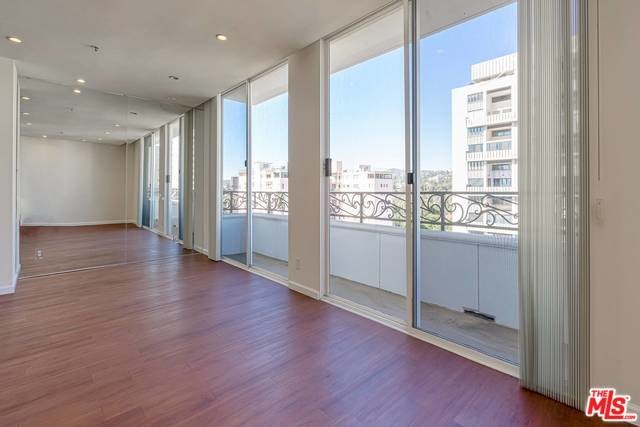 Building Photo - 10390 Wilshire Blvd