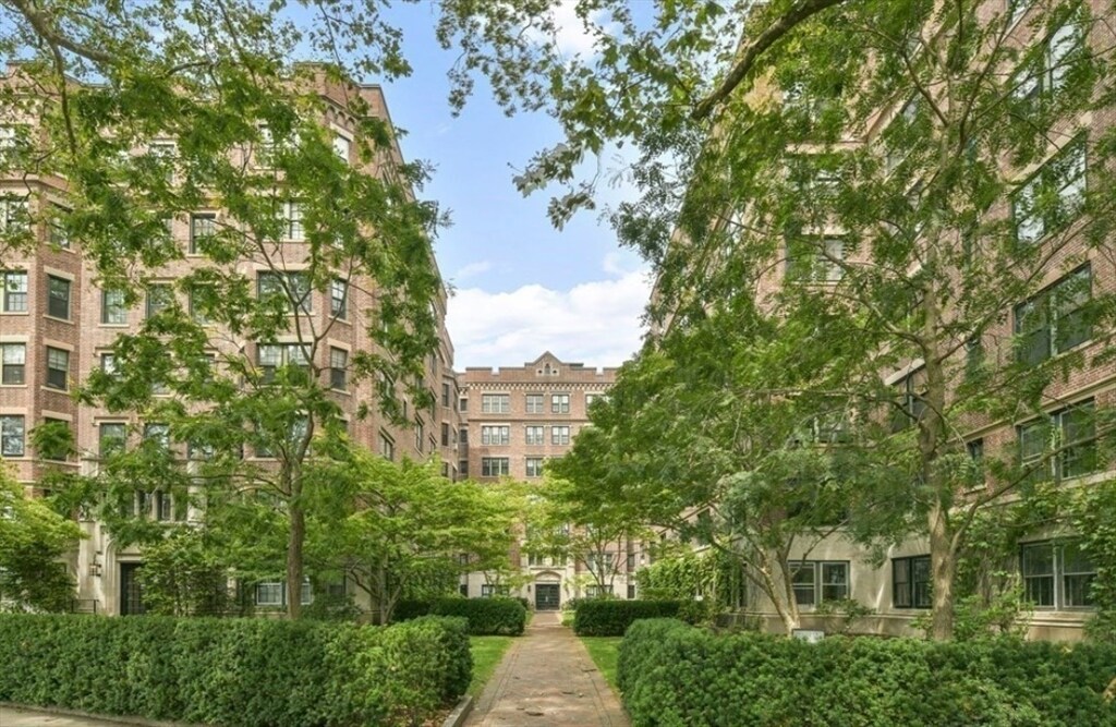 Foto principal - 988 Memorial Dr