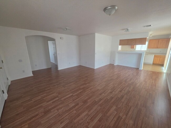 Foto del edificio - 1801 Artesia Dr