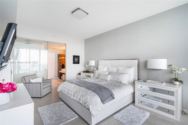 Foto del edificio - 2020 N Bayshore Dr