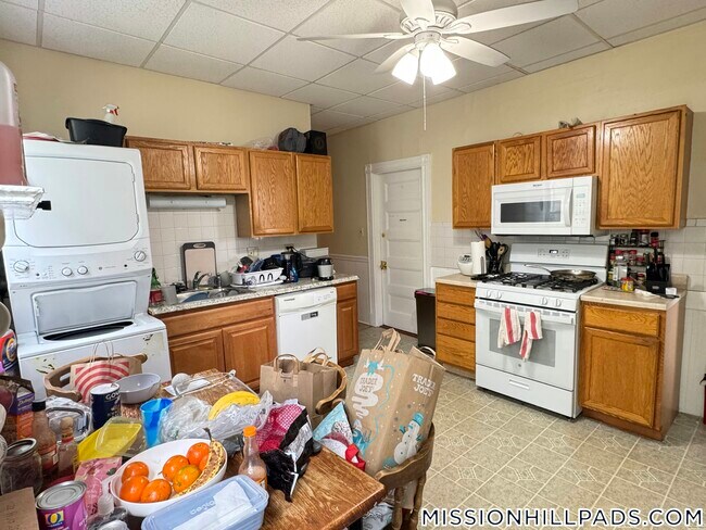 Foto del edificio - 88 Fisher Ave