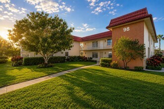 Building Photo - 98 Spring Lake Dr