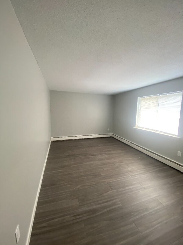 Building Photo - 173 Ashley St