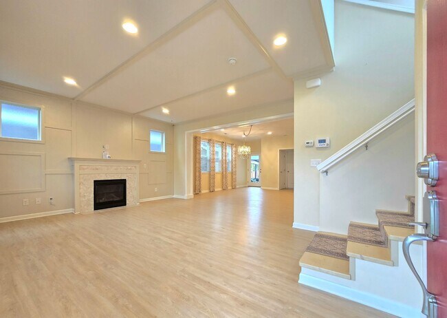 Building Photo - 3 Bedroom Home in Everett Available Now!