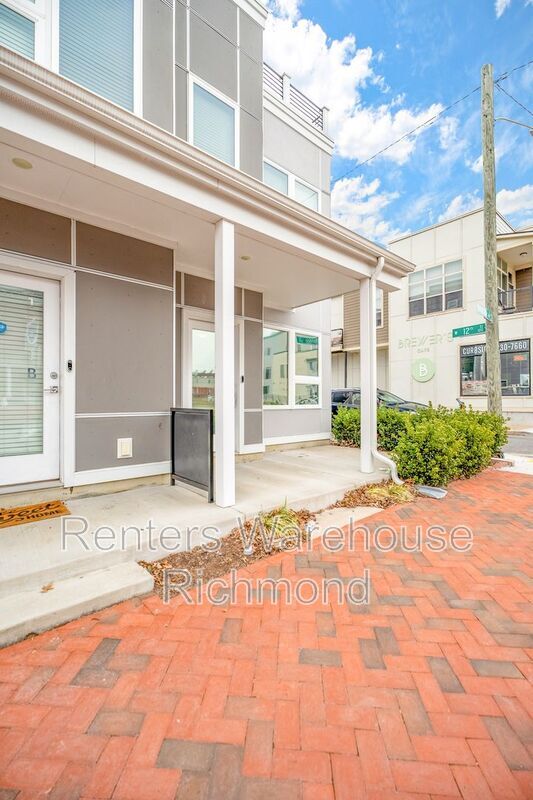 Building Photo - 1201 Bainbridge St