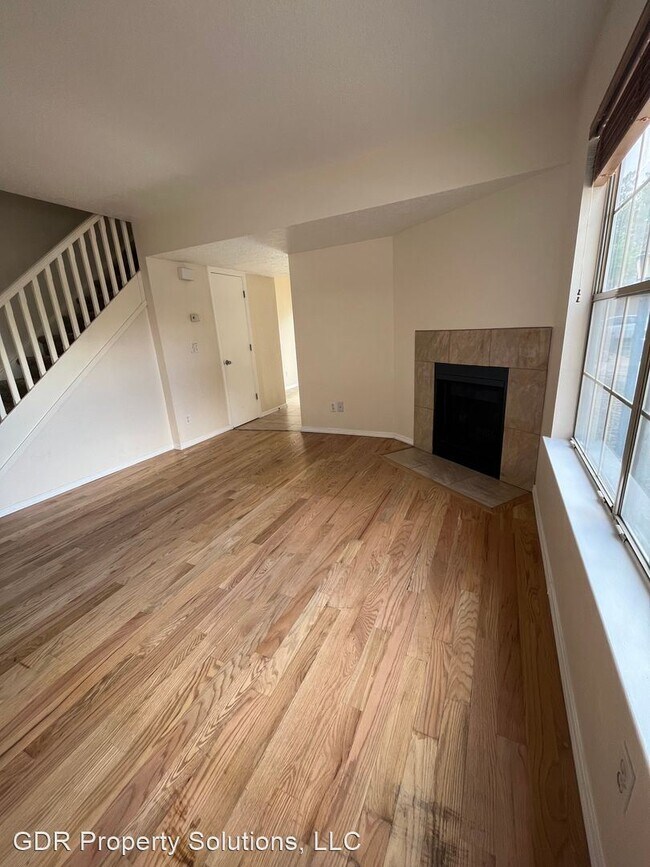Building Photo - 2 br, 1.5 bath House - 702-A Fruit Ave NW