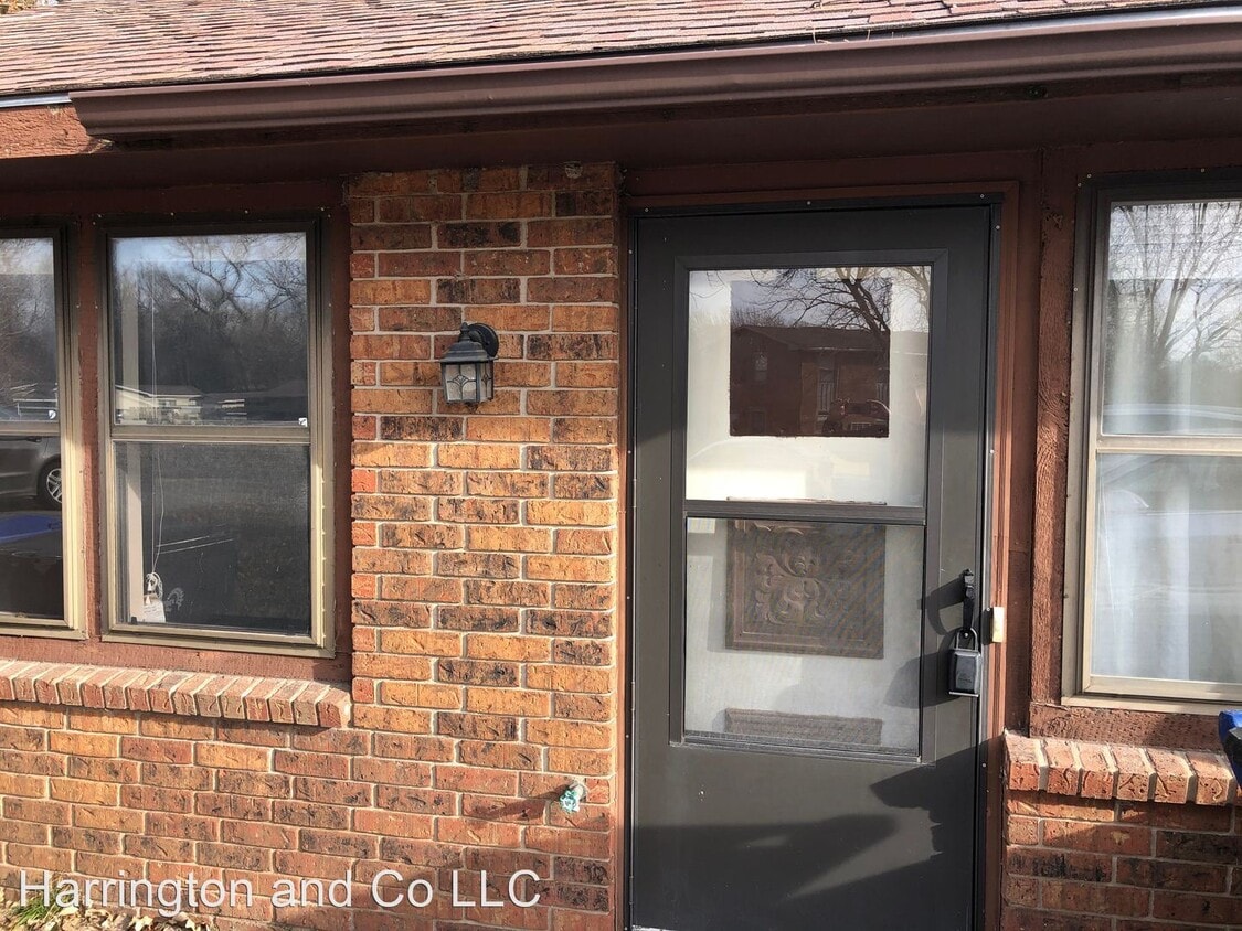 Primary Photo - 1360 Applewood Ln