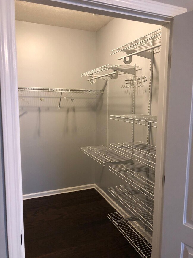 Building Photo - 7728 S Essex Gate Dr