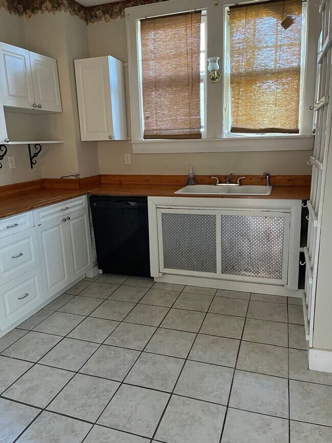 Foto del edificio - 213 Beallview Drive Glenville, WV 26351