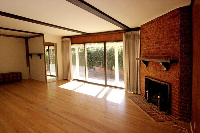 Foto del edificio - 12700 Kling St