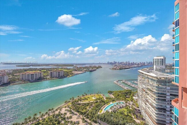 Foto del edificio - 300 South Pointe Dr