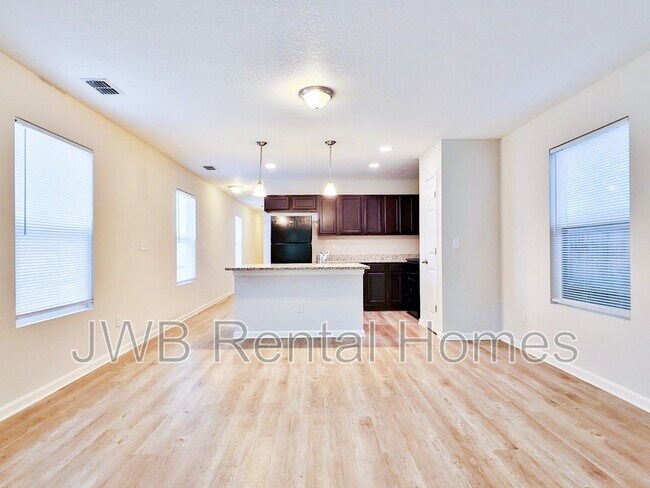 Foto del edificio - 8509 Berry Ave