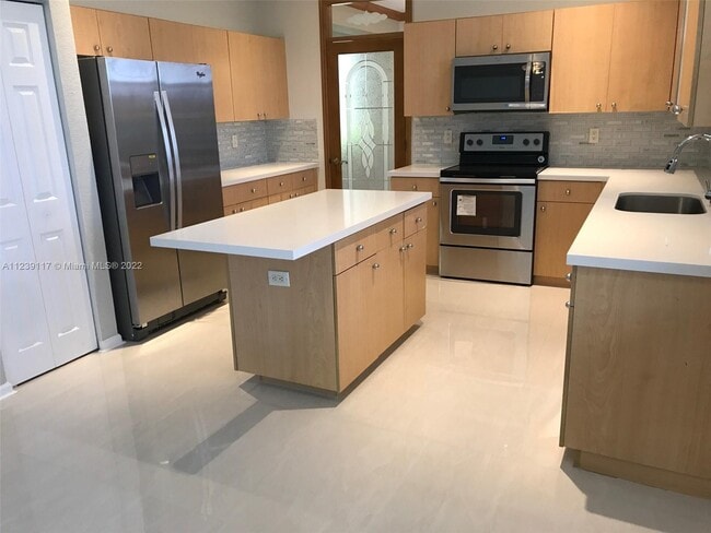 Building Photo - 990 Lavender Cir