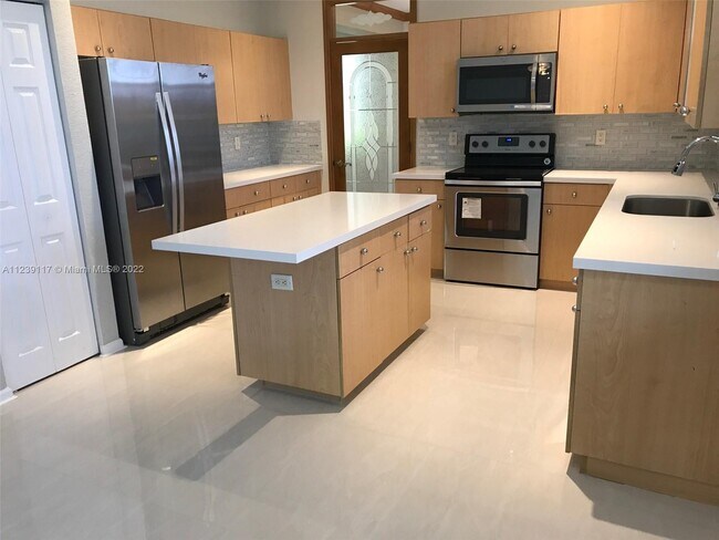 Foto del edificio - 990 Lavender Cir