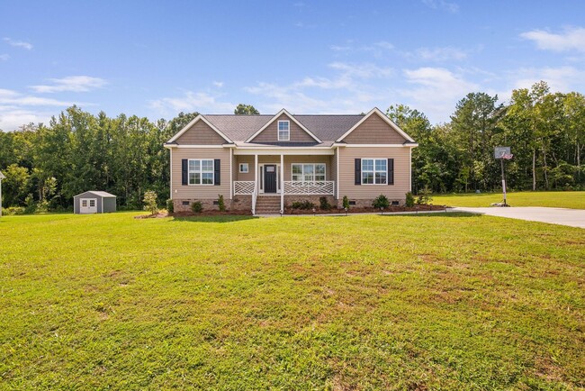 Building Photo - Charming Rental Home on a Spacious Lot