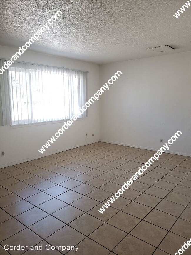 Building Photo - 3 br, 2 bath House - 11632 Nambe Ave