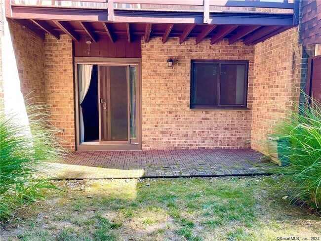 Building Photo - 20 Maple Tree Ave