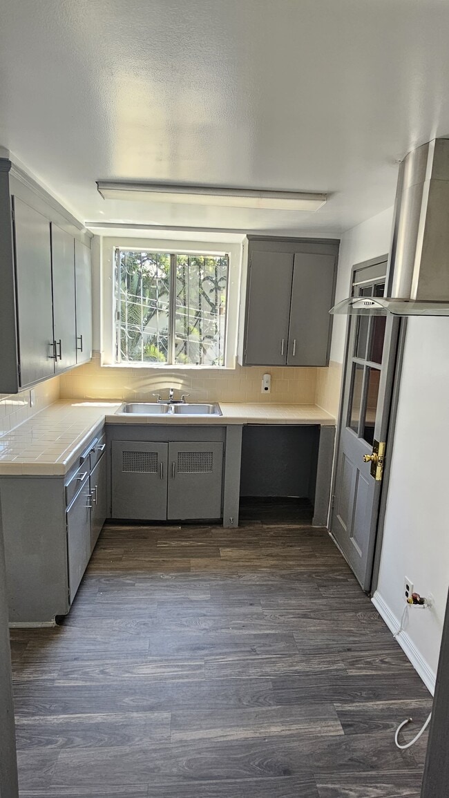 Kitchen - 1005 N Townsend Ave