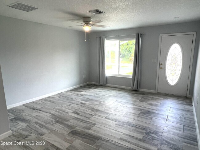 Foto del edificio - 780 Mohawk Ave