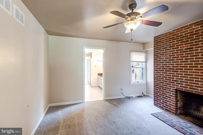 Building Photo - 13 E Henrietta St