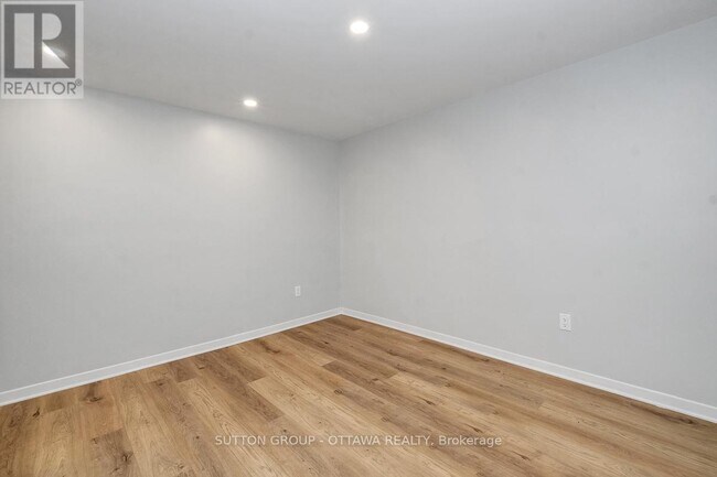 Building Photo - 2413 Ryan Dr