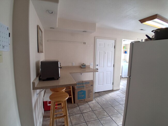 Foto del edificio - 654 E 700 N