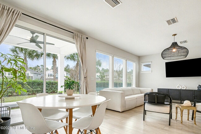 Foto del edificio - 9858 Element Rd