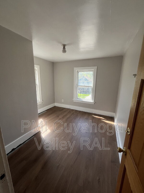 Foto del edificio - 523 Gage St