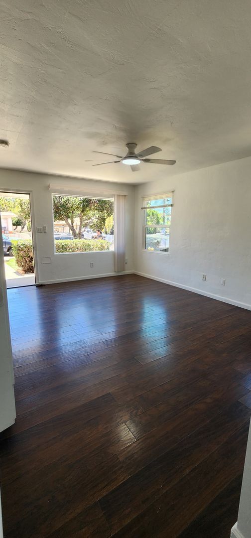 Foto del edificio - Spacious 3bdr house near College Grove!
