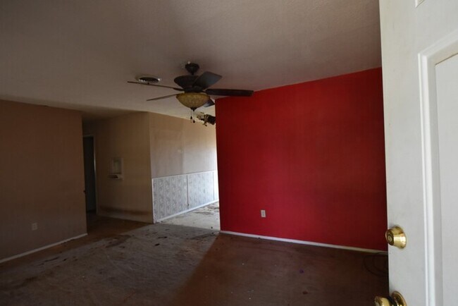 Building Photo - 72 SW 45th St, Lawton, OK 73505, USA