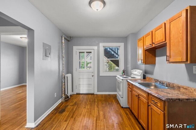 Building Photo - 38 Beacon St