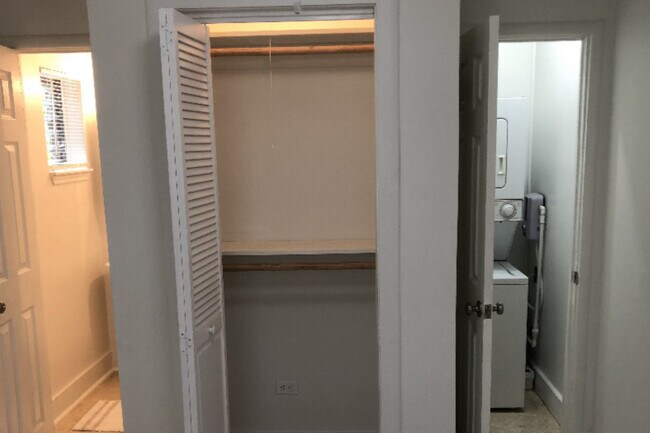 Large bedroom closet - 719 Windsor Ln