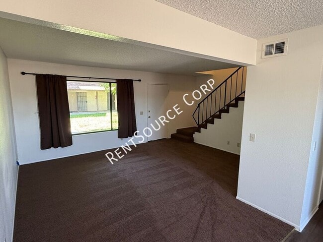 Building Photo - 1303 W Ave J 4